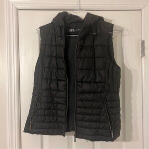Zara Quilted Black puffer Jacket Vest with zippers and hood size XL